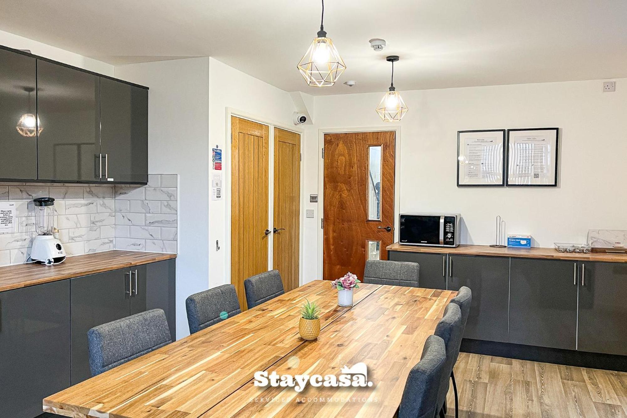 Delightful Spacious Haven With Large Driveway Manchester Exteriör bild