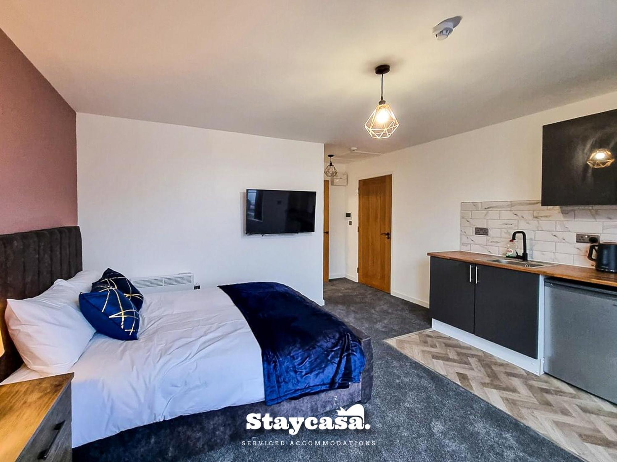 Delightful Spacious Haven With Large Driveway Manchester Exteriör bild