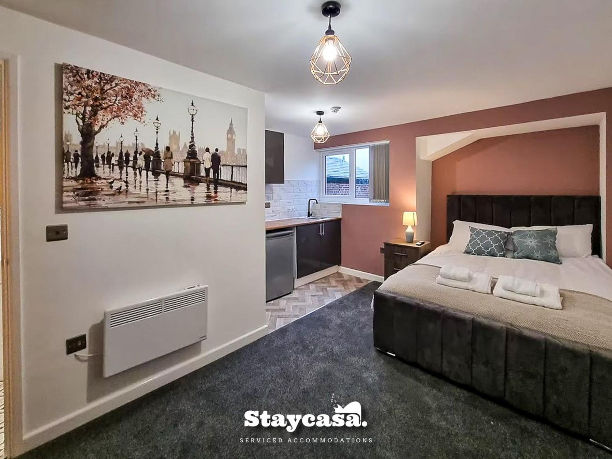 Delightful Spacious Haven With Large Driveway Manchester Exteriör bild